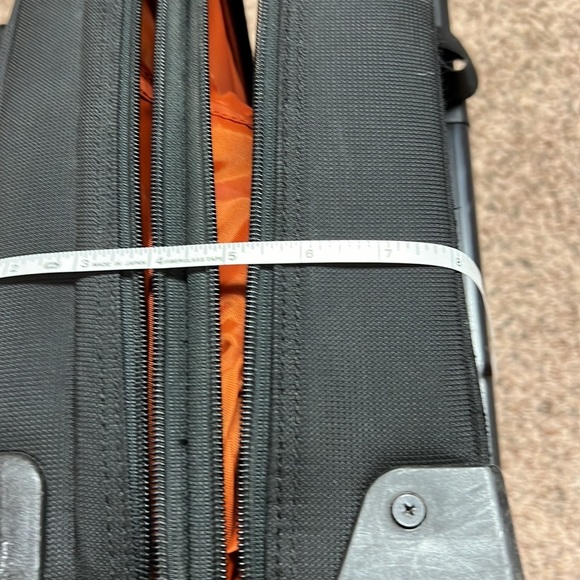 Briggs and Riley - Picture 3 of 16